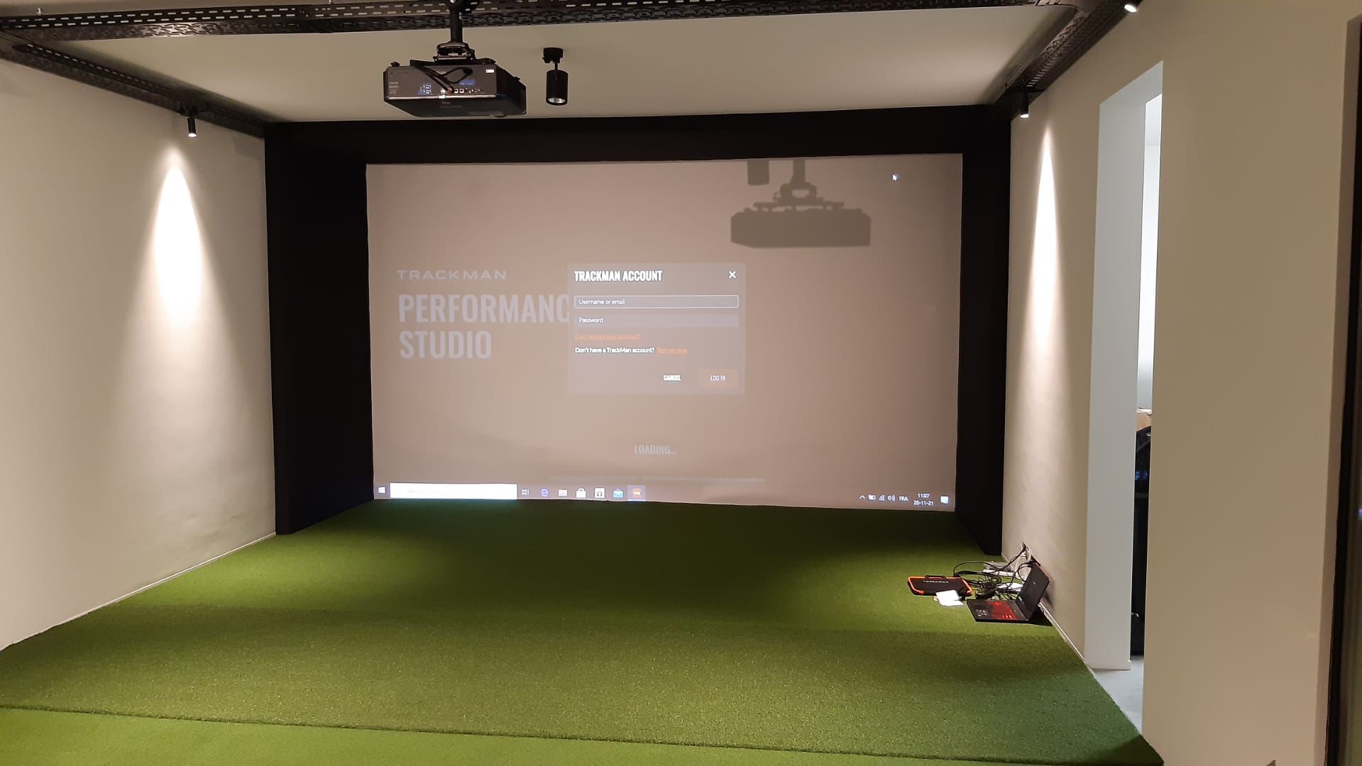 simulateur de golf en green synthétique